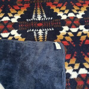Pendleton Sherpa Legend Lake Fleece Blanket Twin Navy Aztec Reversible Thick